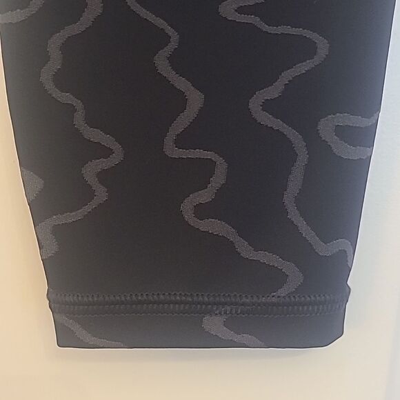 ATHLETA Elation Train Textured 7/8 Tight  Black /Nightfall Size S/P - Picture 8 of 12